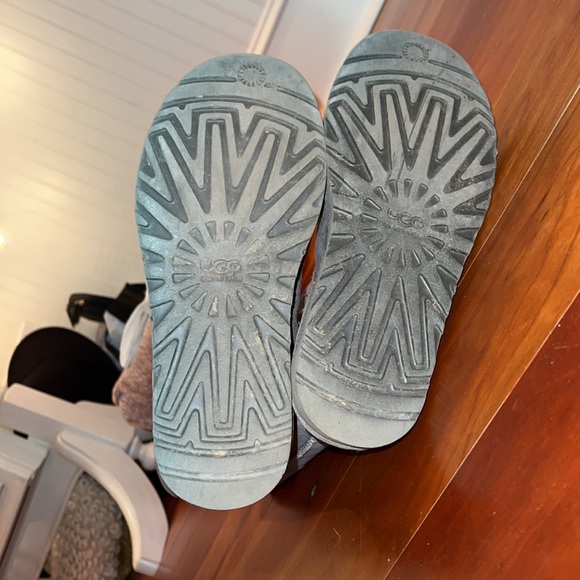 tall gray UGG boots - Picture 4 of 4